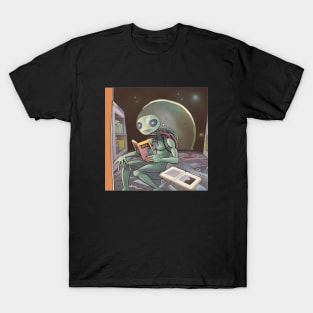 Believe in Yourself Funny an Alien reading a Book T-Shirt